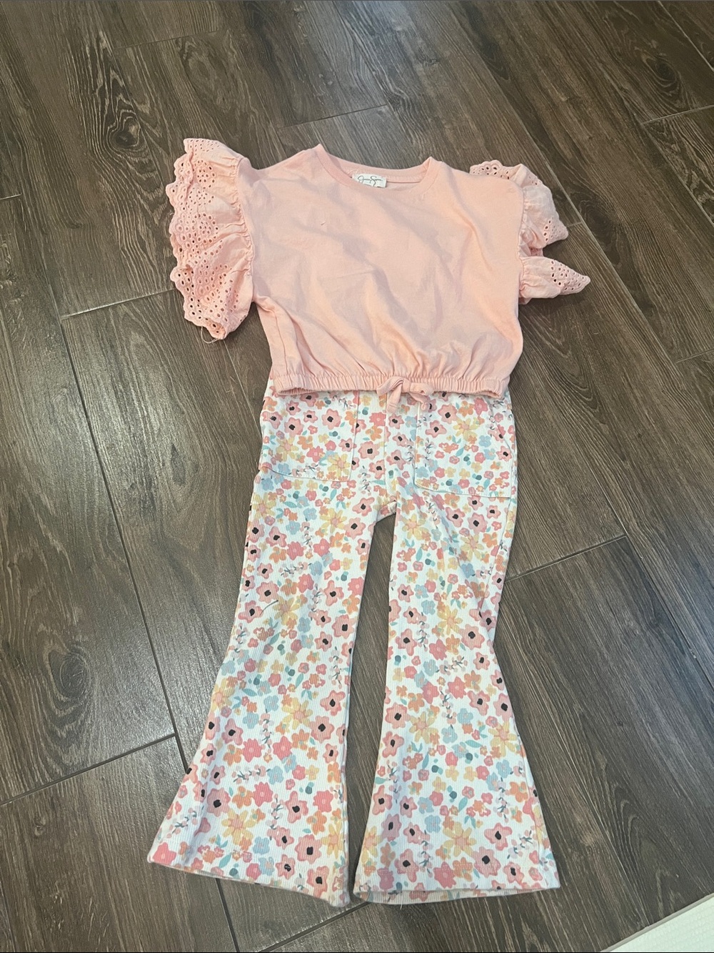 Jessica Simpson Pink Eyelet Sleeve Top with Floral Bell-Bottom Leggings